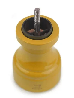 Peugeot Saveurs Bistro Moulin à poivre manuel en bois laqué, safran, 10 cm - 4in. -><noscript><img width=