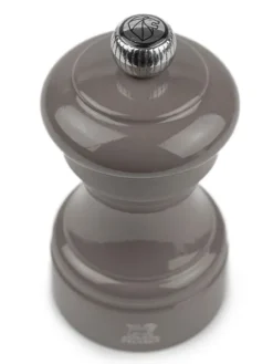 Peugeot Saveurs Bistro Moulin à poivre manuel en bois laqué, gris taupe 10 cm - 4in. -><noscript><img width=