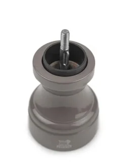 Peugeot Saveurs Bistro Moulin à poivre manuel en bois laqué, gris taupe 10 cm - 4in. -><noscript><img width=
