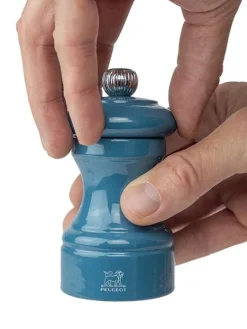 Peugeot Saveurs Bistro Moulin à sel manuel en bois laqué, bleu pacifique, 10 cm - 4" -><noscript><img width=