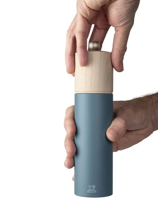 Peugeot Saveurs Boreal Moulin à poivre manuel en bois, bleu céleste, 21cm - 8" -> Idées Cadeaux -50€|Envie De Couleurs