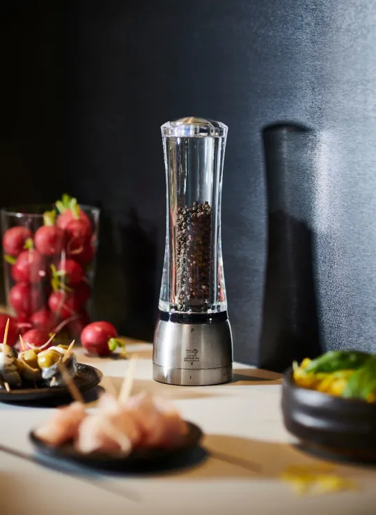 Peugeot Saveurs Daman Moulin à poivre manuel en acryl et inox u'select 21 cm -> Idées Cadeaux -100€|Envie De Design