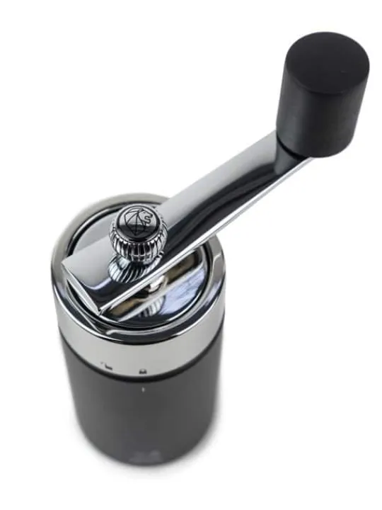 Peugeot Saveurs Isen Moulin à muscade manuel en bois, noir mat, 16 cm - 6,25" -> Envie De Design|Envie De Saveurs