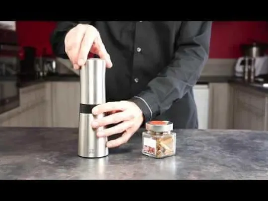 Peugeot Saveurs Lanka Moulin-shaker cannelle en inox 22 cm - 8 3/4” -> Idées Cadeaux -100€|Envie De Saveurs
