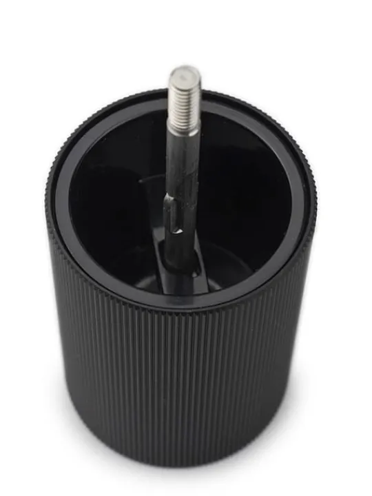 Peugeot Saveurs Line Moulin à sel manuel en bois et aluminium noir mat, 12 cm - 4,75in -> Envie De Design|Moulins À Sel Et Salières