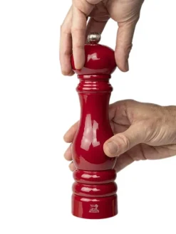 Peugeot Saveurs Paris Moulin à poivre manuel en bois, laqué rouge passion, 22 cm - 9in -><noscript><img width=