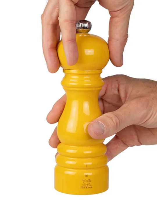 Peugeot Saveurs Paris u'select Moulin à poivre manuel u'select en bois laqué, safran, 18 cm - 7in -> Envie De Couleurs|Idées Cadeaux -100€