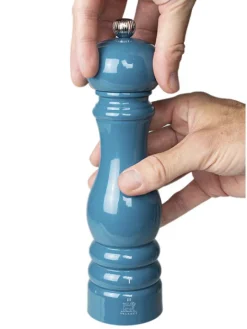 Peugeot Saveurs Paris u'select Moulin à poivre manuel u'select en bois laqué, bleu pacifique, 22 cm - 9in -><noscript><img width=